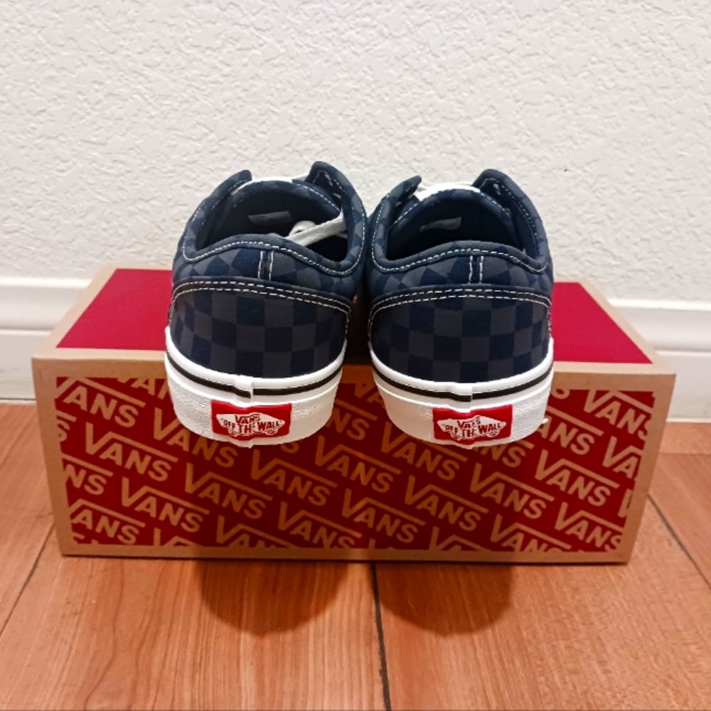 Vans - Picture 3 of 4